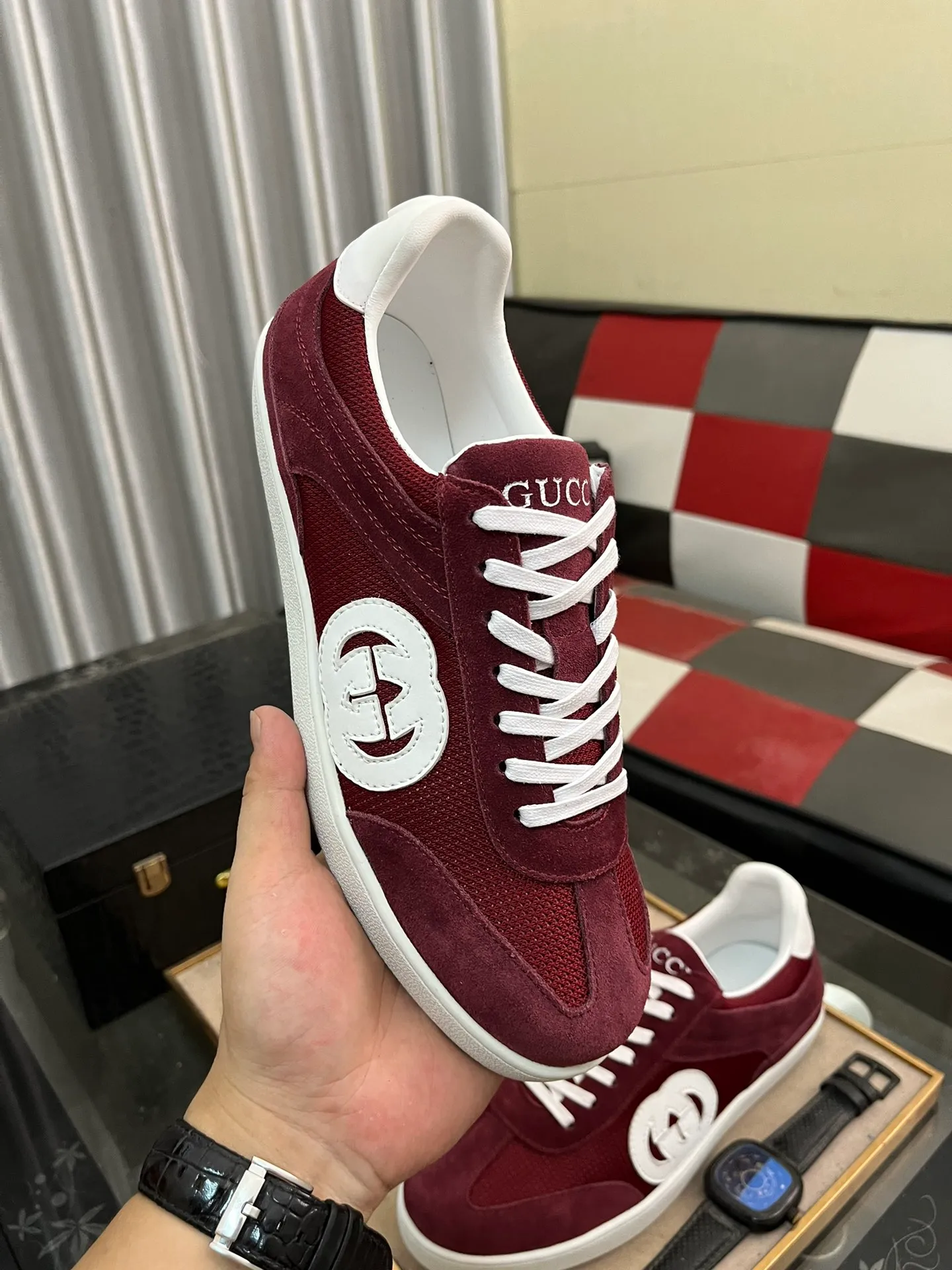 Men's shoes💰380⌚️⌚️[GUCCI] Gucci men's casual shoes are absolutely popular🔥The ultimate matching item for trendy men! The charm of super texture is irresistible, the main recommendation, the flower leather color is bright! The upper is made of high-quality cowhide + brand printed fabric, sheepskin feet, wear-resistant rubber sole, noble and elegant! Extremely comfortable🎁🎁You can be as handsome as you want💪 38-447️⃣colors available
